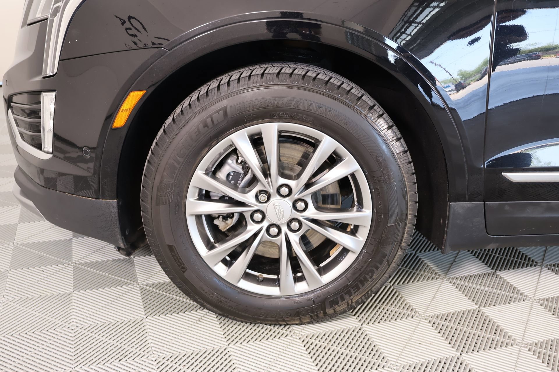 Used 2021 Cadillac XT5 Premium Luxury FWD image 19