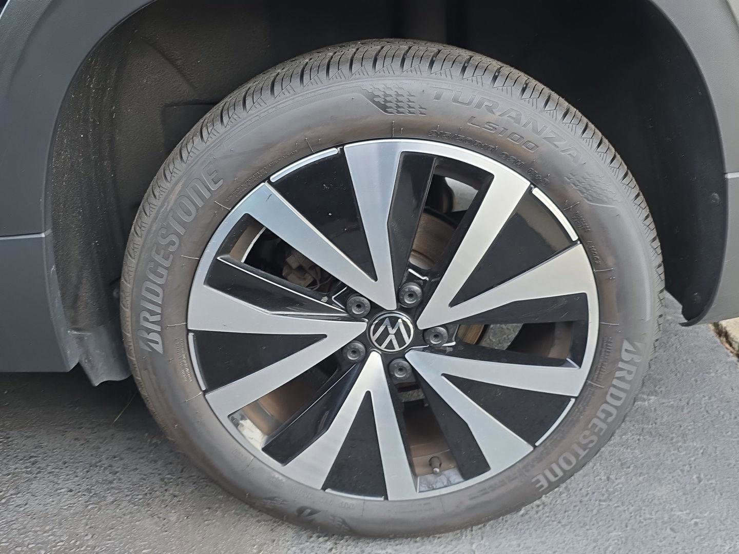 Used 2024 Volkswagen Taos SE image 11