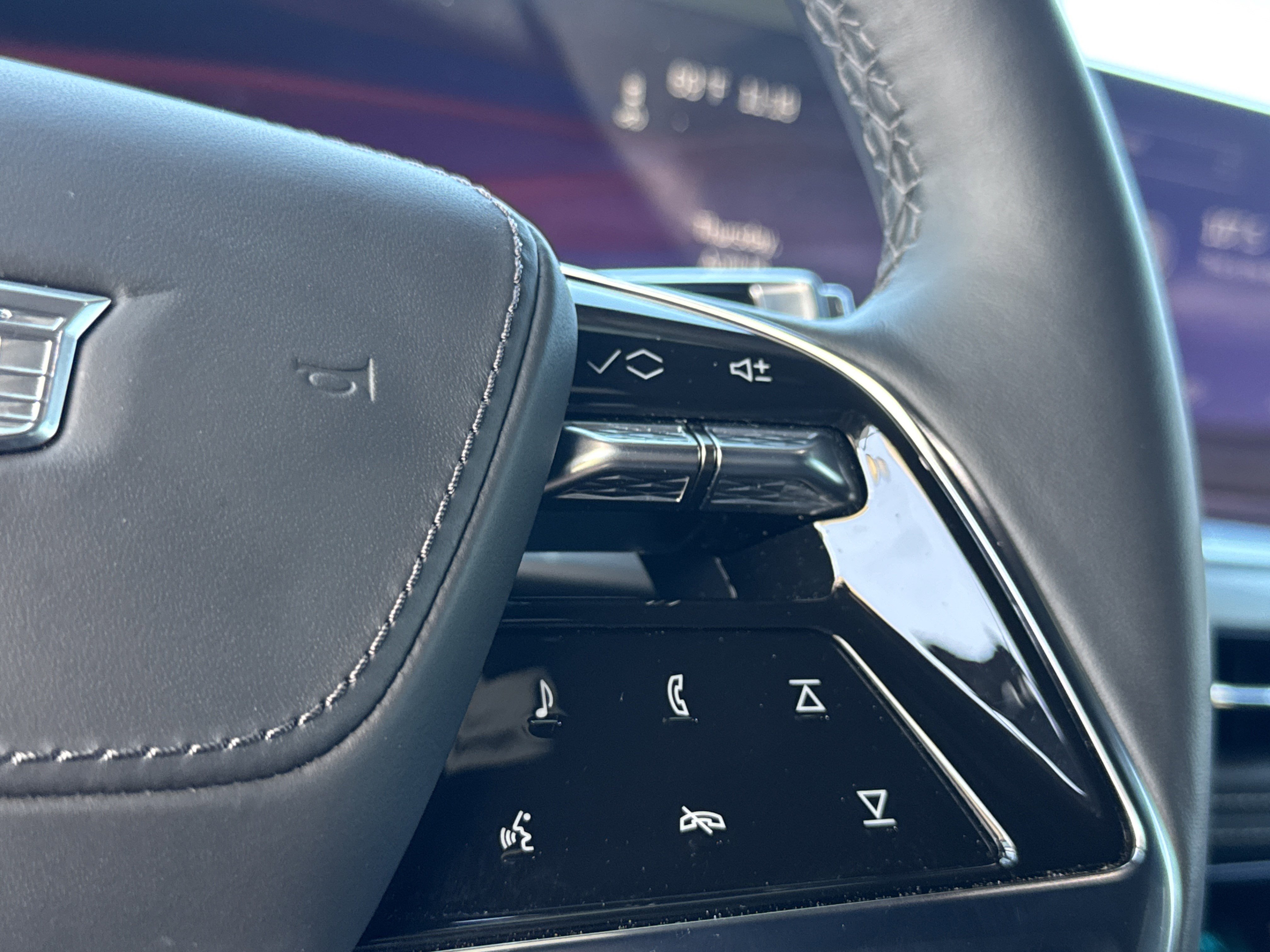 Used 2025 Cadillac Escalade Sport Platinum w/ LPO, ONYX Package image 21