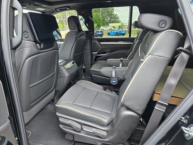 New 2026 Cadillac Escalade Luxury w/ LPO, Radiant Package AWD/4WD image 10