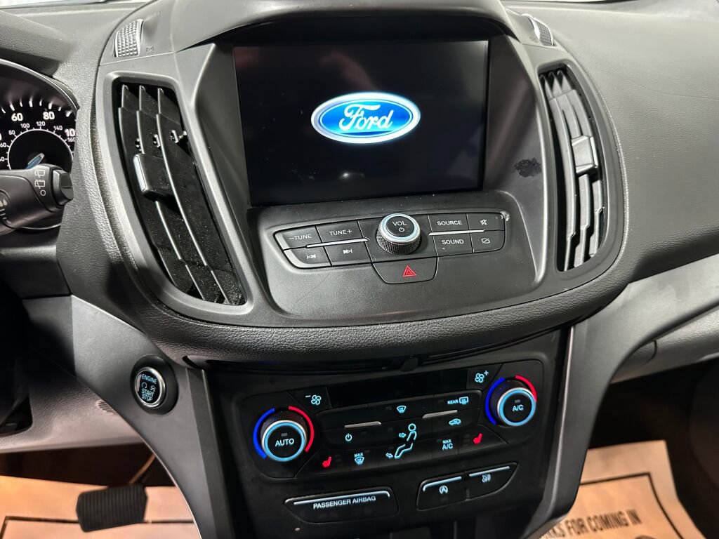 Used 2019 Ford Escape SE image 12