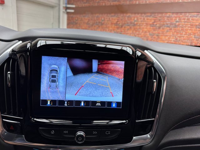 Used 2023 Chevrolet Traverse RS image 20