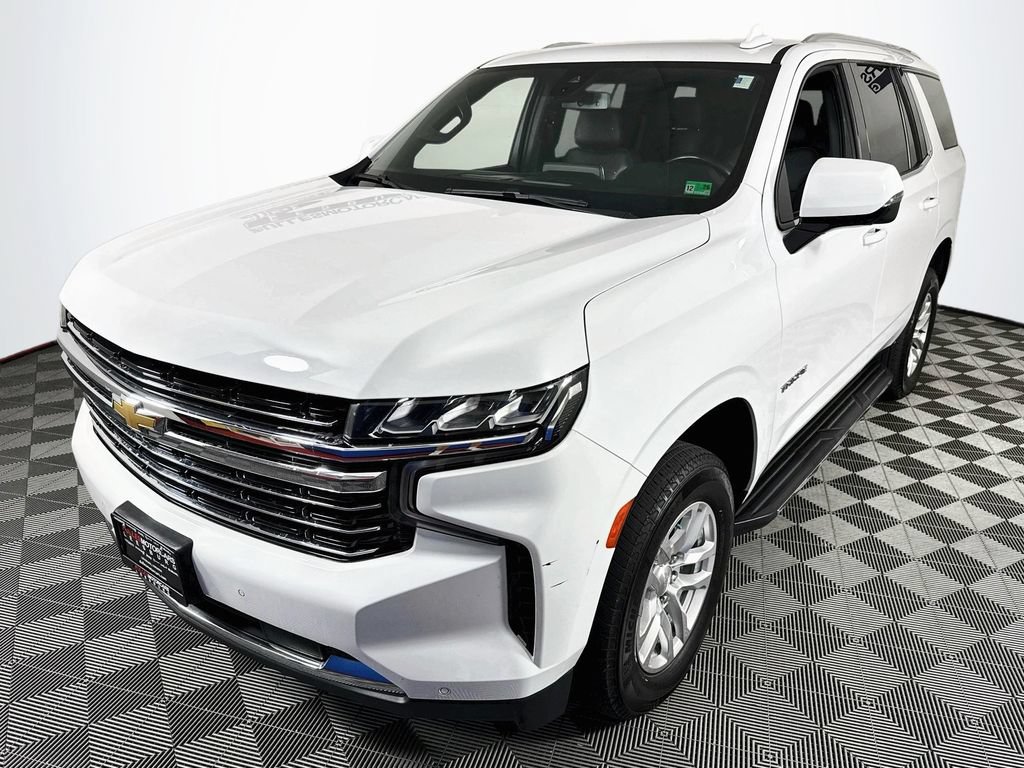 Used 2022 Chevrolet Tahoe LT w/ Luxury Package AWD/4WD image 3