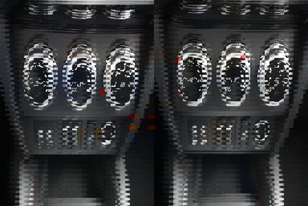 Used 2025 Mitsubishi Outlander Sport AWD image 23