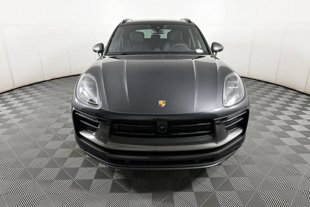 Certified 2026 Porsche Macan AWD/4WD image 35