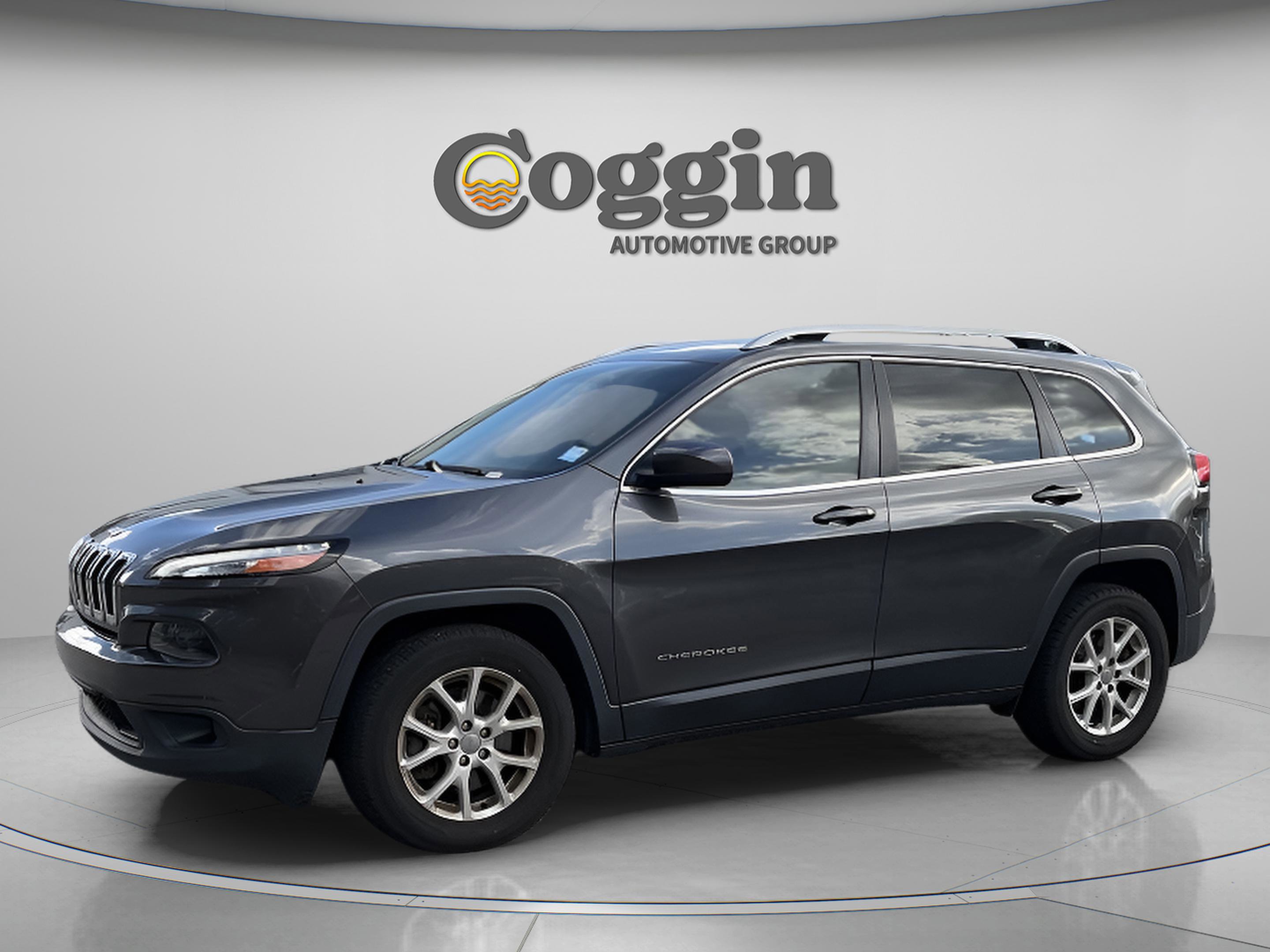 Used 2016 Jeep Cherokee Latitude w/ Cold Weather Group image 1