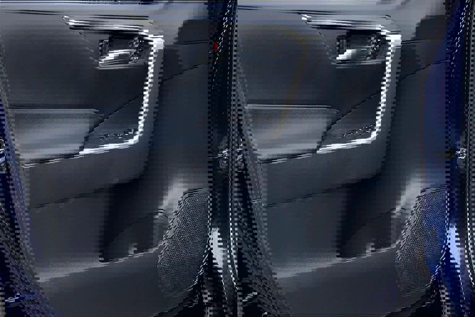 Used 2021 Toyota RAV4 XLE Premium image 20