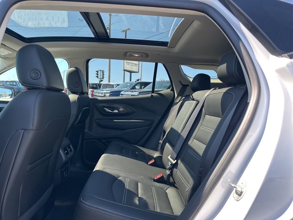 Used 2024 GMC Terrain Denali w/ Denali Premium Package image 13