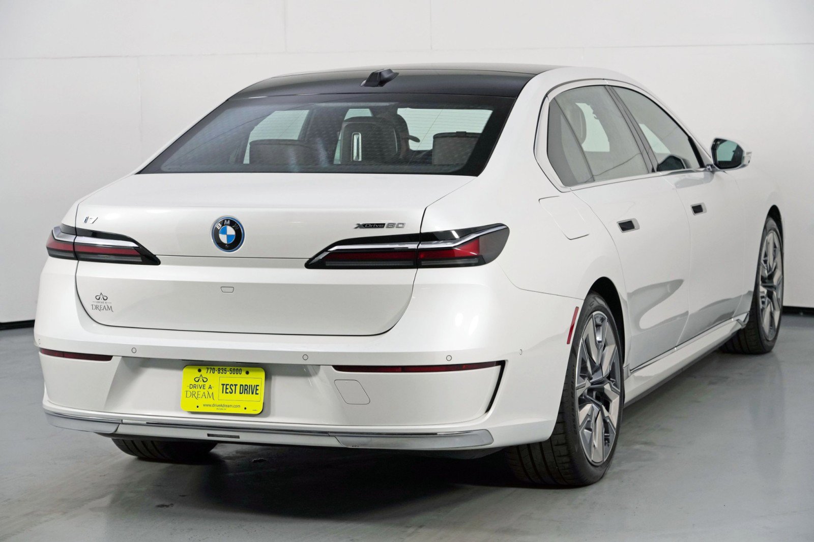 Used 2023 BMW i7 xDrive60 AWD/4WD image 60