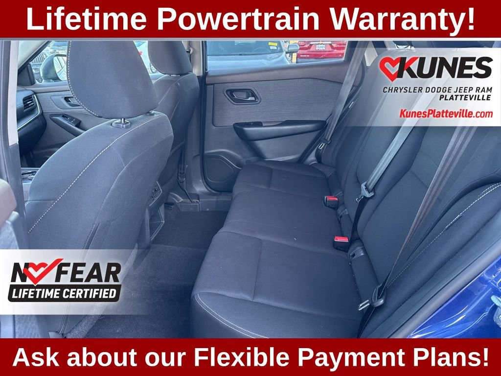 Used 2023 Nissan Rogue S image 23