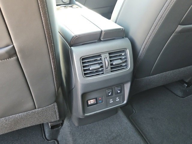 New 2026 Nissan Rogue Platinum image 31