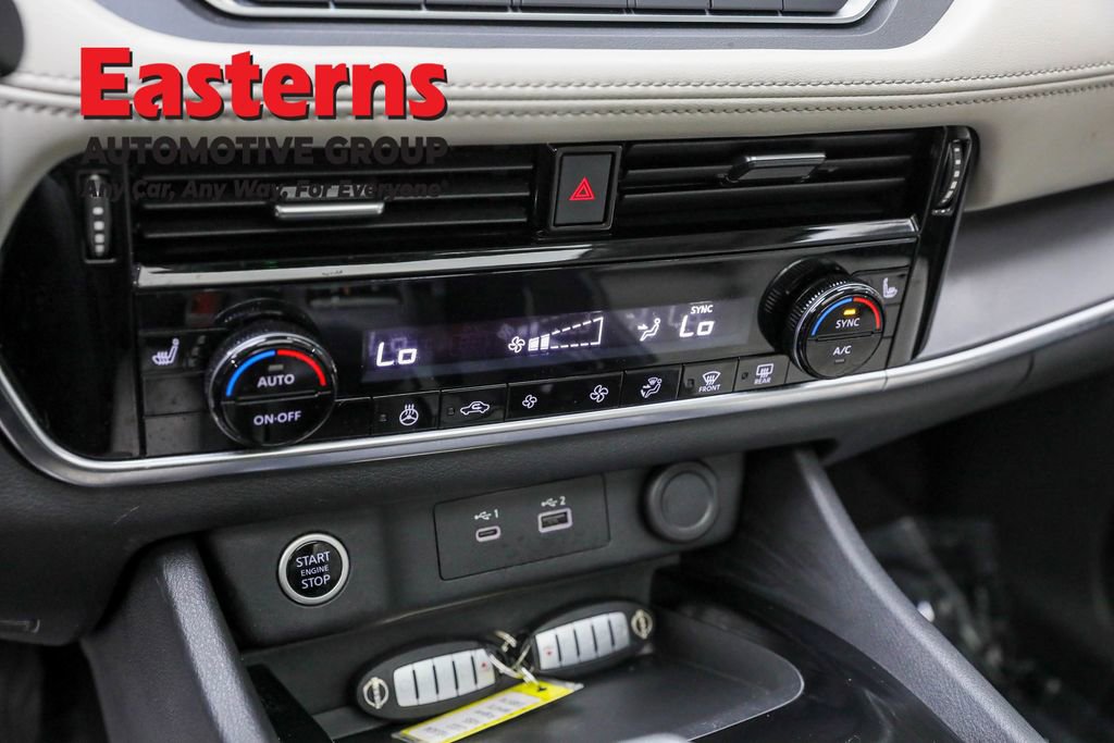 Used 2022 Nissan Rogue SV w/ SV Premium Package image 20