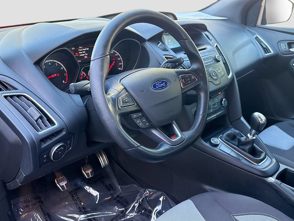 Used 2017 Ford Focus ST FWD image 9