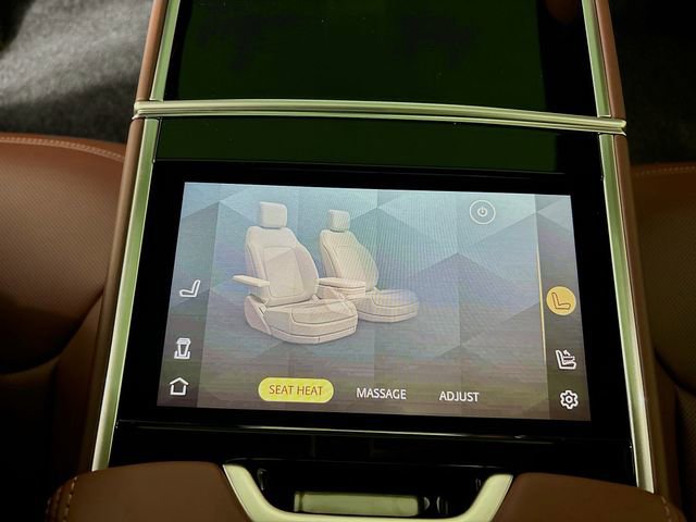 New 2026 Land Rover Range Rover Long Wheelbase Autobiography image 32