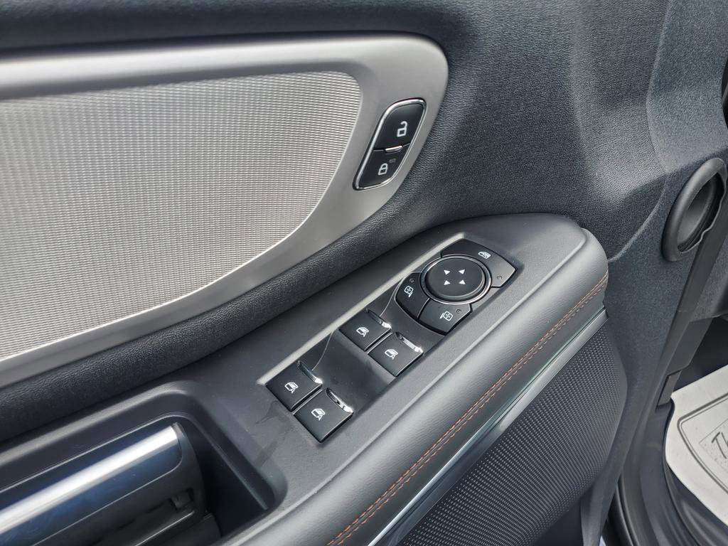 New 2025 Ford Expedition Active image 18