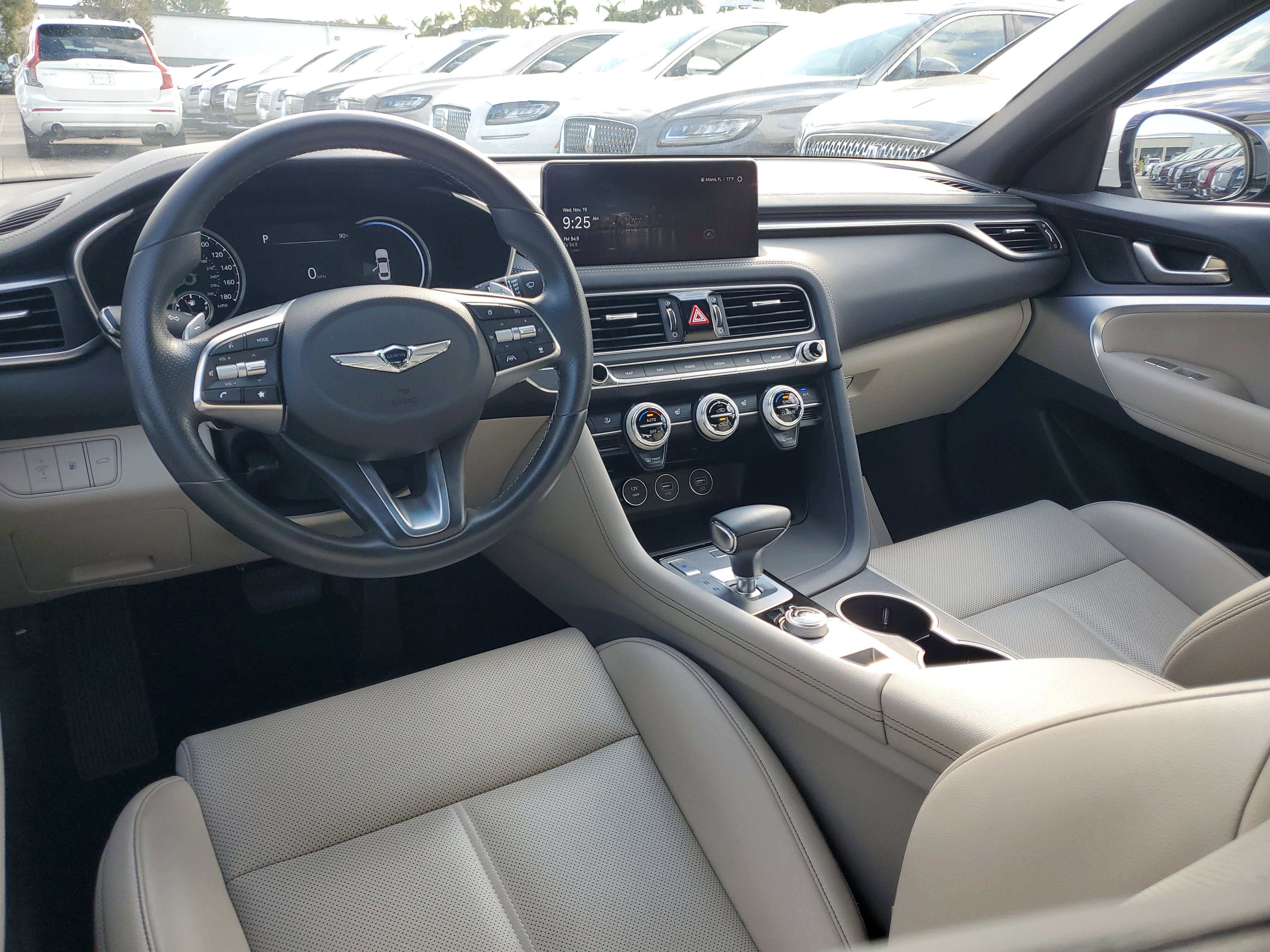 Used 2023 Genesis G70 2.0T image 12