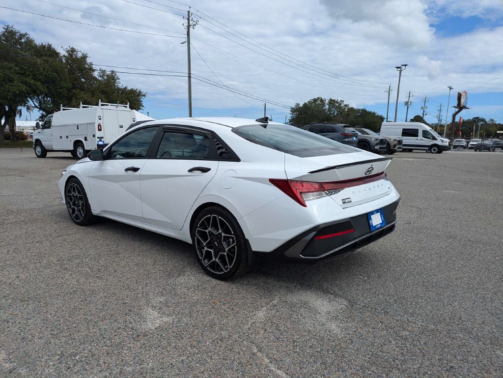 Used 2025 Hyundai Elantra SEL FWD image 6