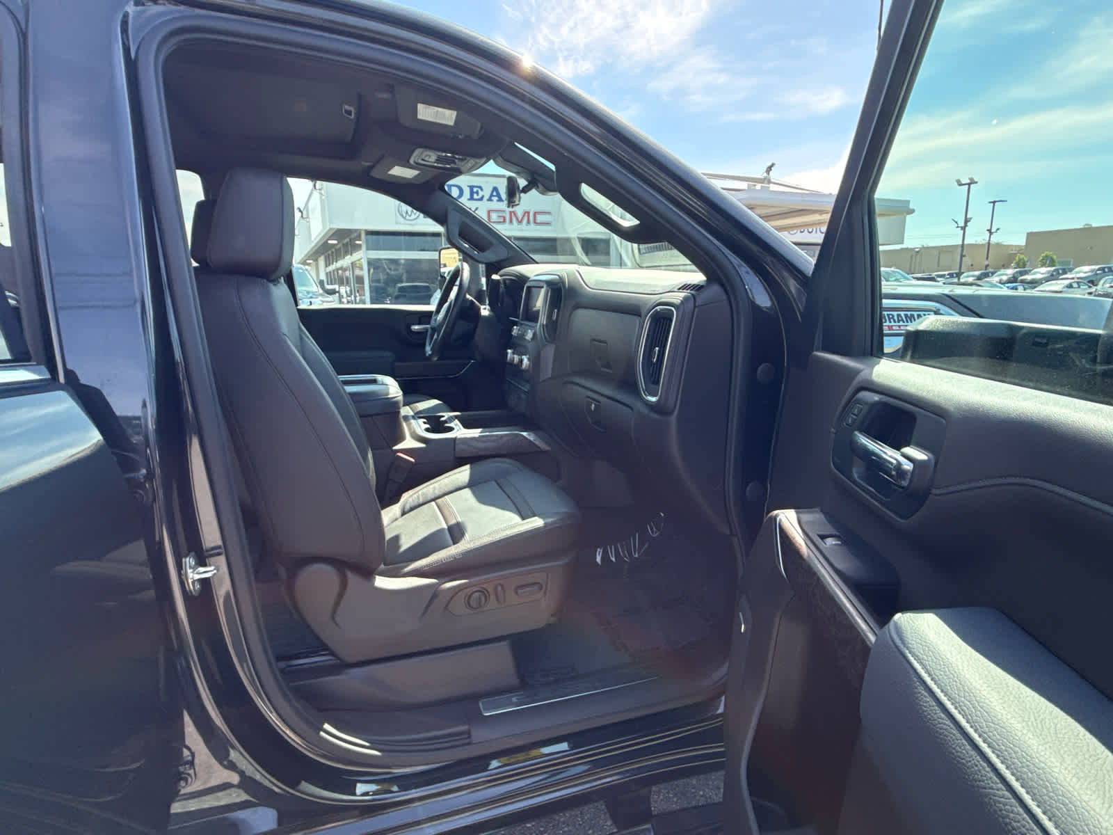 Used 2020 GMC Sierra 3500 Denali w/ Denali Ultimate Package AWD/4WD image 24