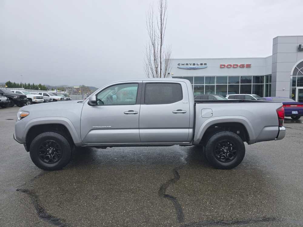Used 2021 Toyota Tacoma SR5 image 2