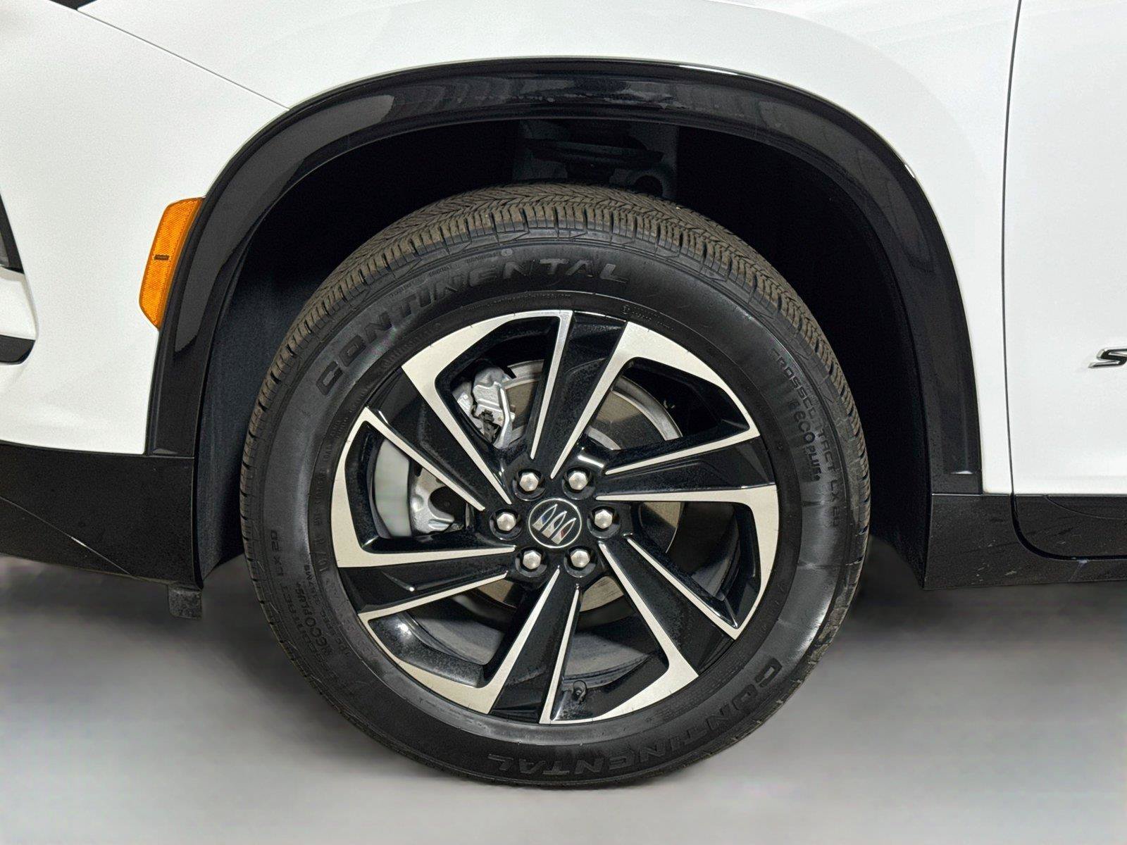 Certified 2026 Buick Enclave Sport Touring FWD image 31