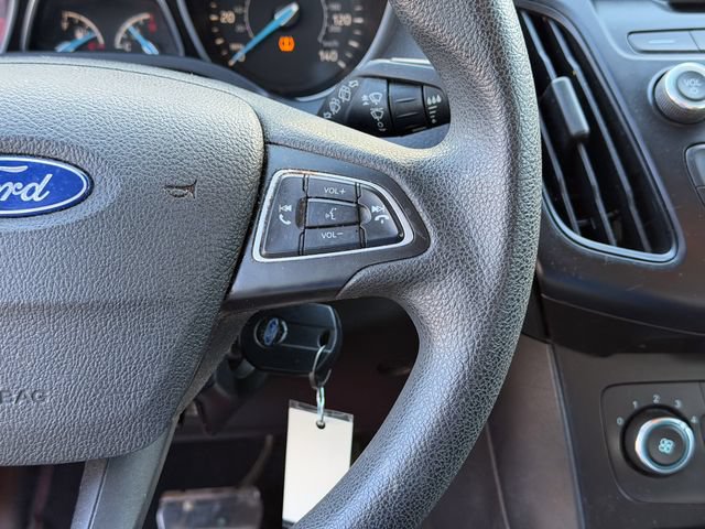 Used 2015 Ford Focus SE FWD image 11