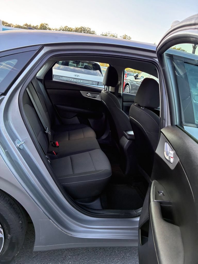 Used 2023 Kia Forte LXS w/ LXS Technology Package FWD image 19