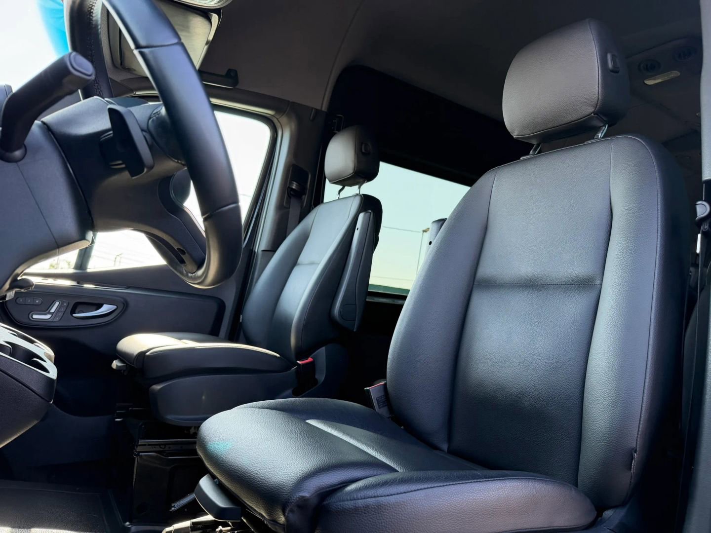 Used 2019 Mercedes-Benz Sprinter 2500 image 10