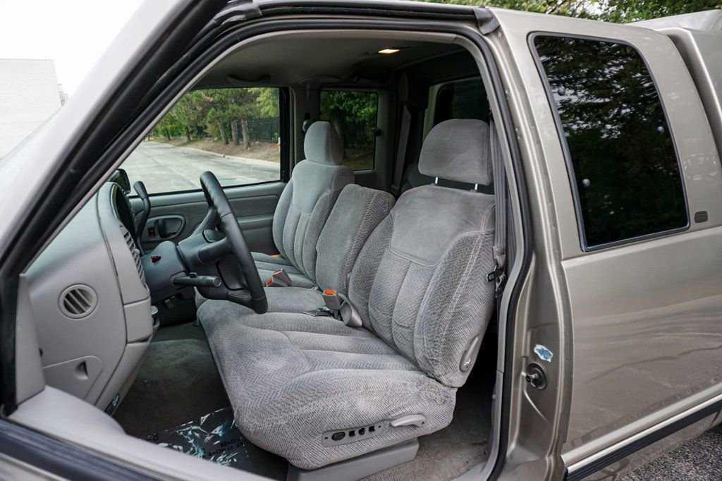 Used 1998 Chevrolet Silverado 1500 4x4 Extended Cab w/ Preferred Equipment Group 2 image 9
