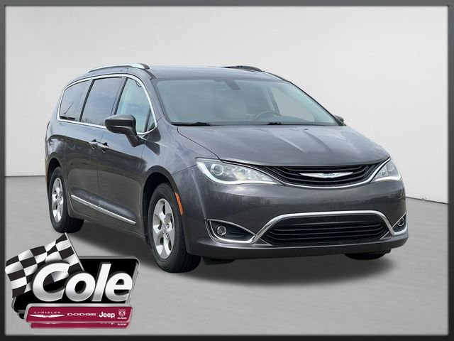 Used 2018 Chrysler Pacifica Touring-L image 1