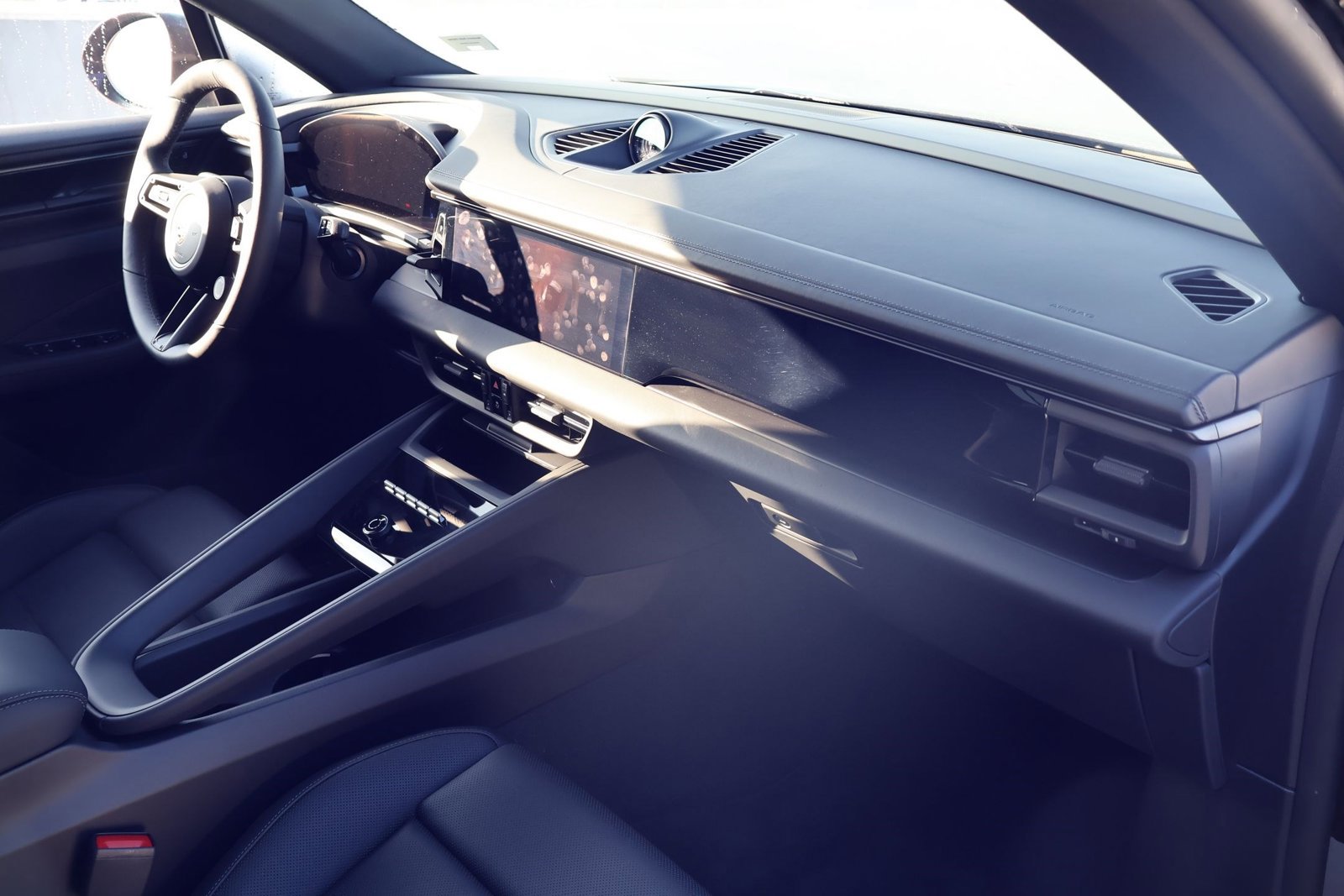 New 2025 Porsche Macan 4 Electric image 25