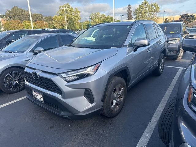 Used 2022 Toyota RAV4 XLE image 2
