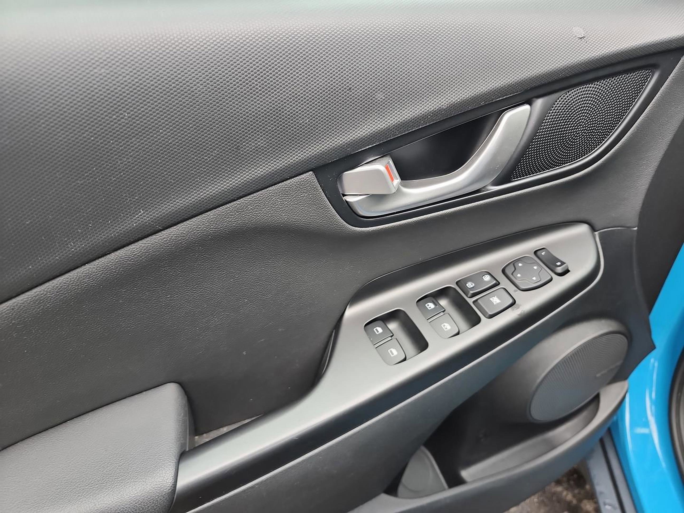 Certified 2022 Hyundai Kona Limited FWD image 15