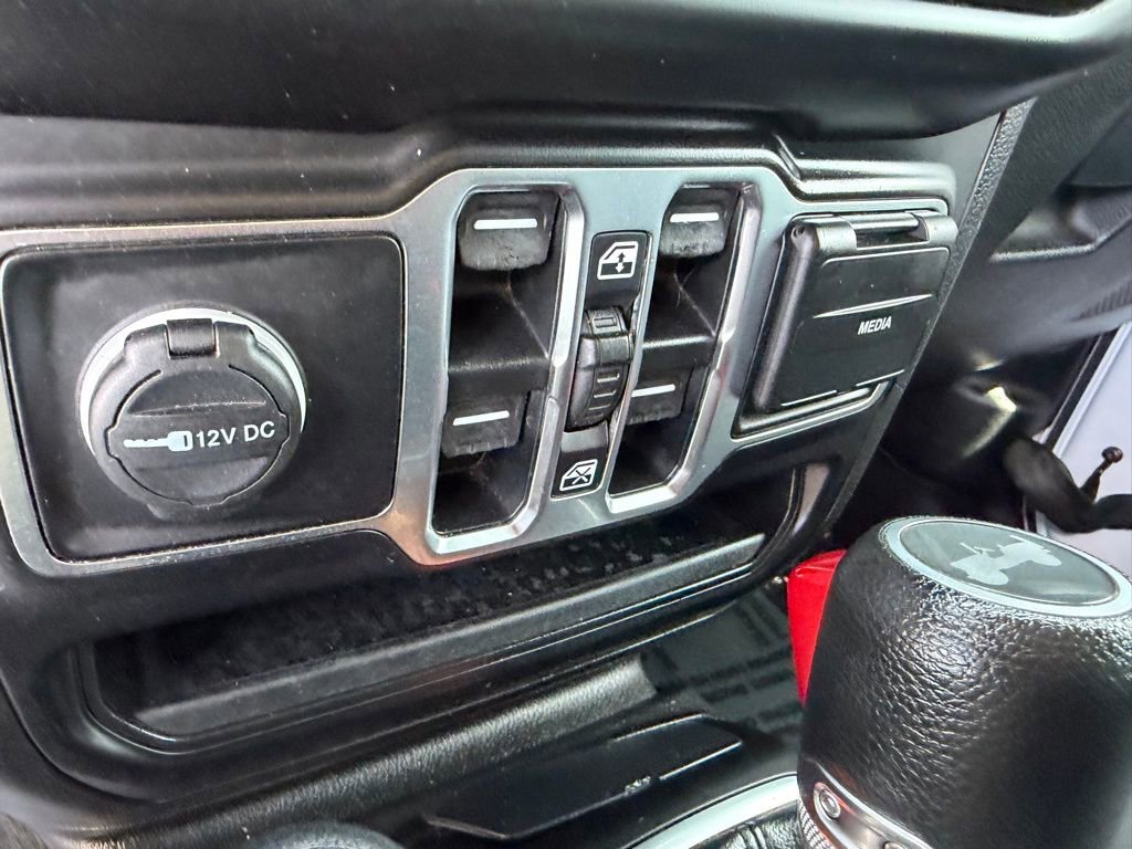 Used 2023 Jeep Wrangler Sport S image 24