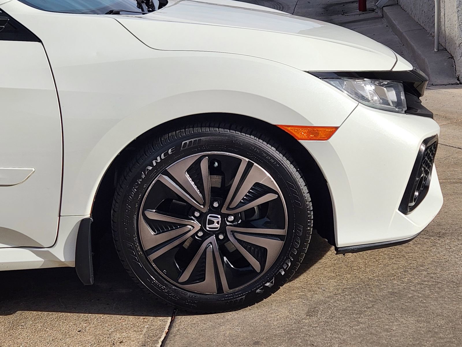 Used 2018 Honda Civic EX-L image 10