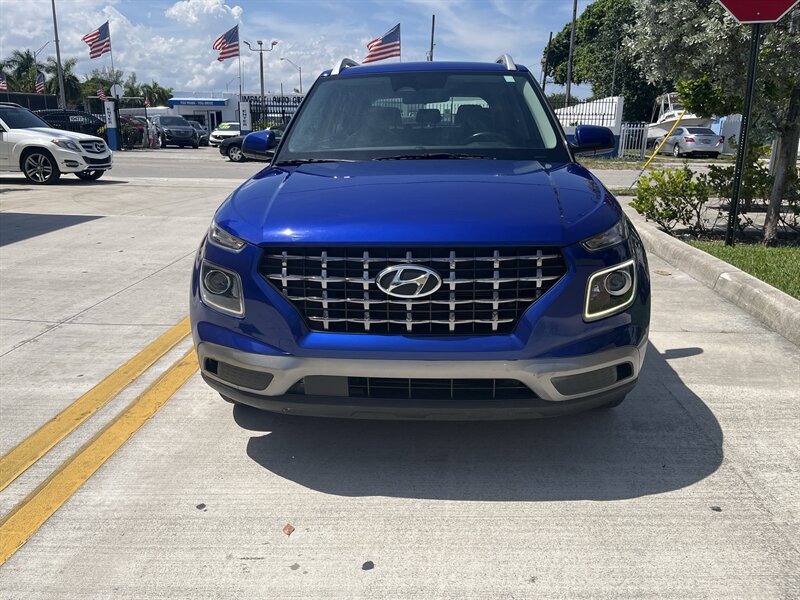 Used 2024 Hyundai Venue Limited FWD image 6