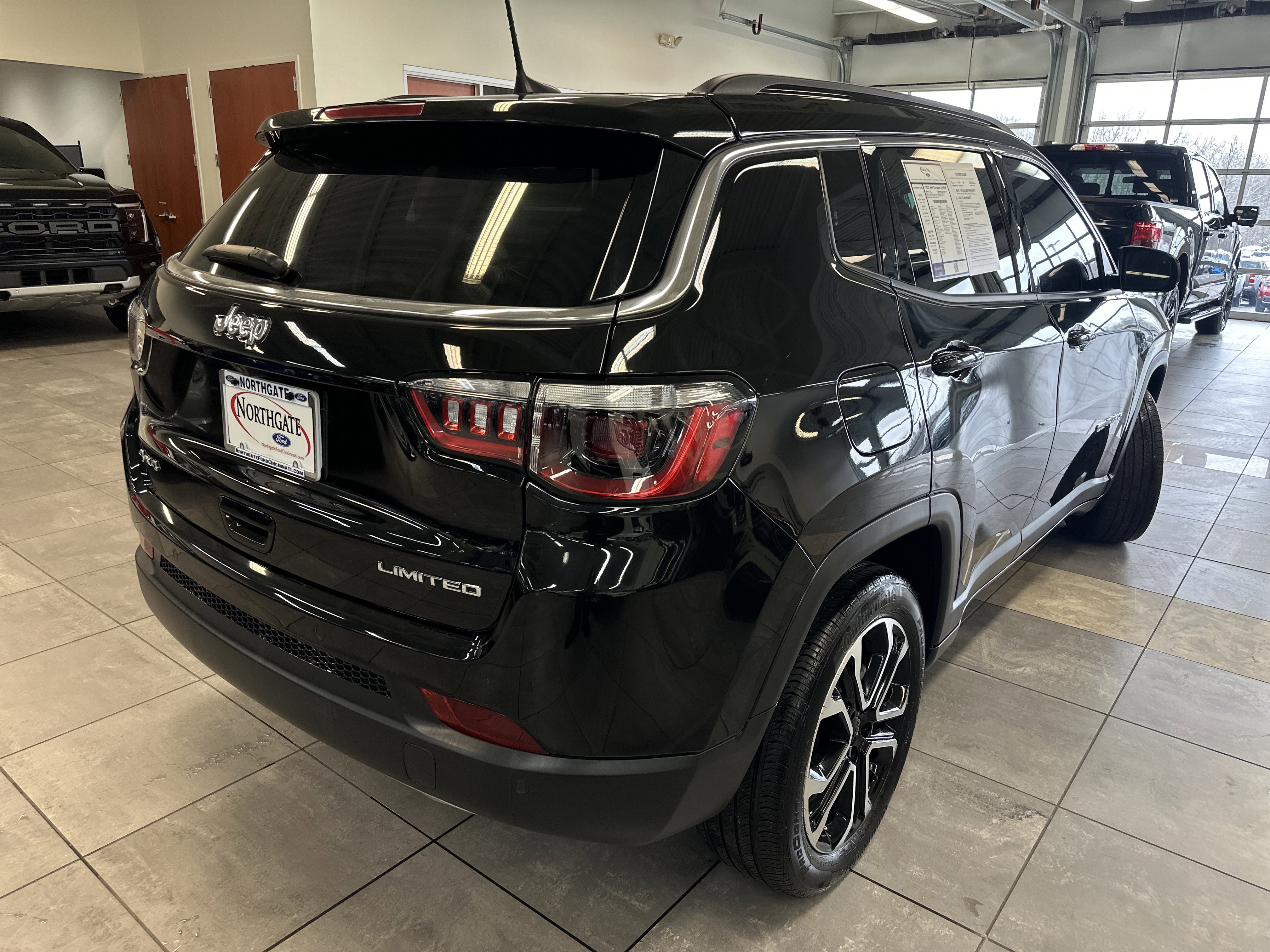 Used 2023 Jeep Compass Limited w/ Sun and Sound Group image 13