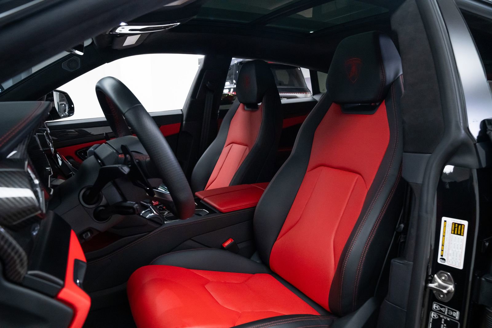 Used 2022 Lamborghini Urus image 20