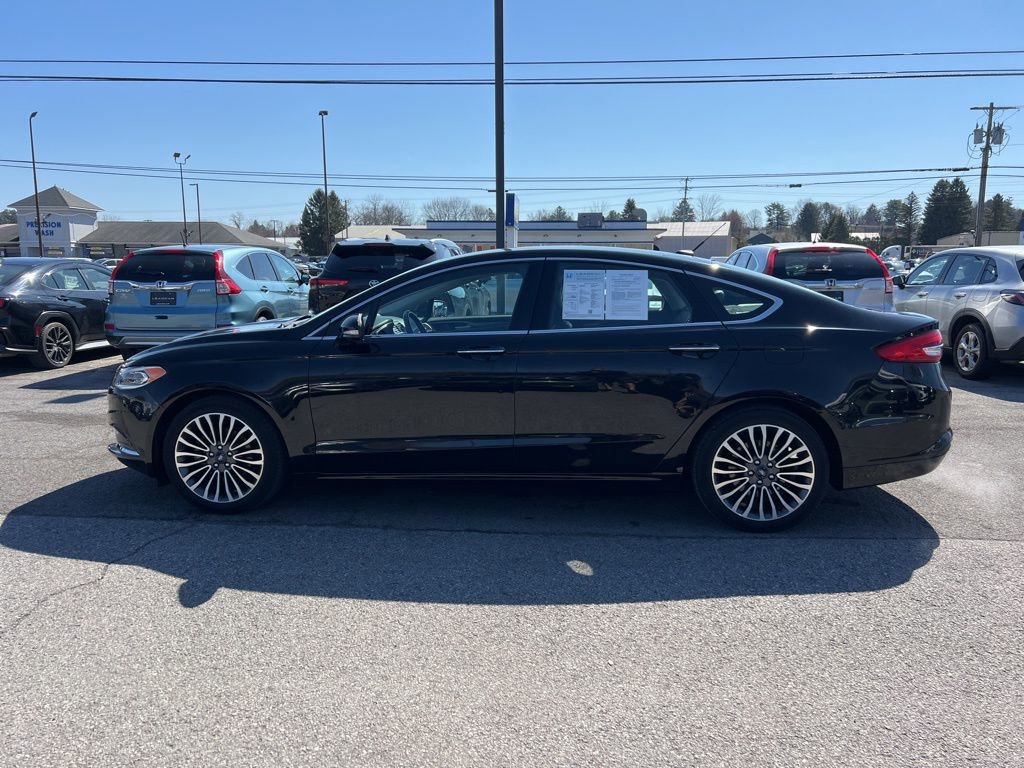 Used 2018 Ford Fusion SE w/ Fusion SE Technology Package image 2