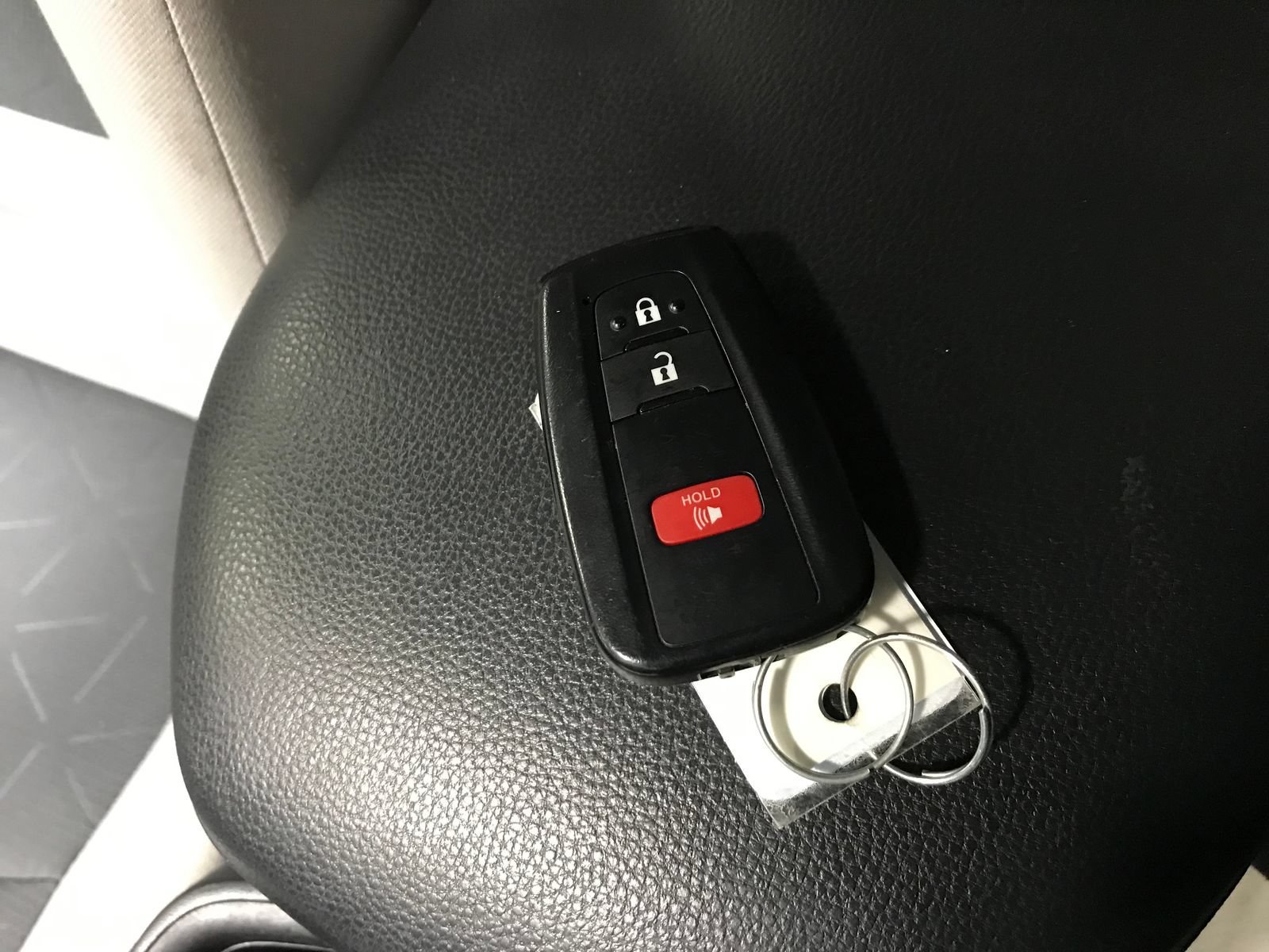 Used 2022 Toyota RAV4 XLE AWD/4WD image 12
