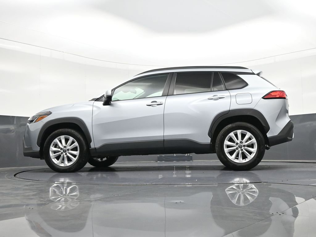 Used 2024 Toyota Corolla Cross LE image 24