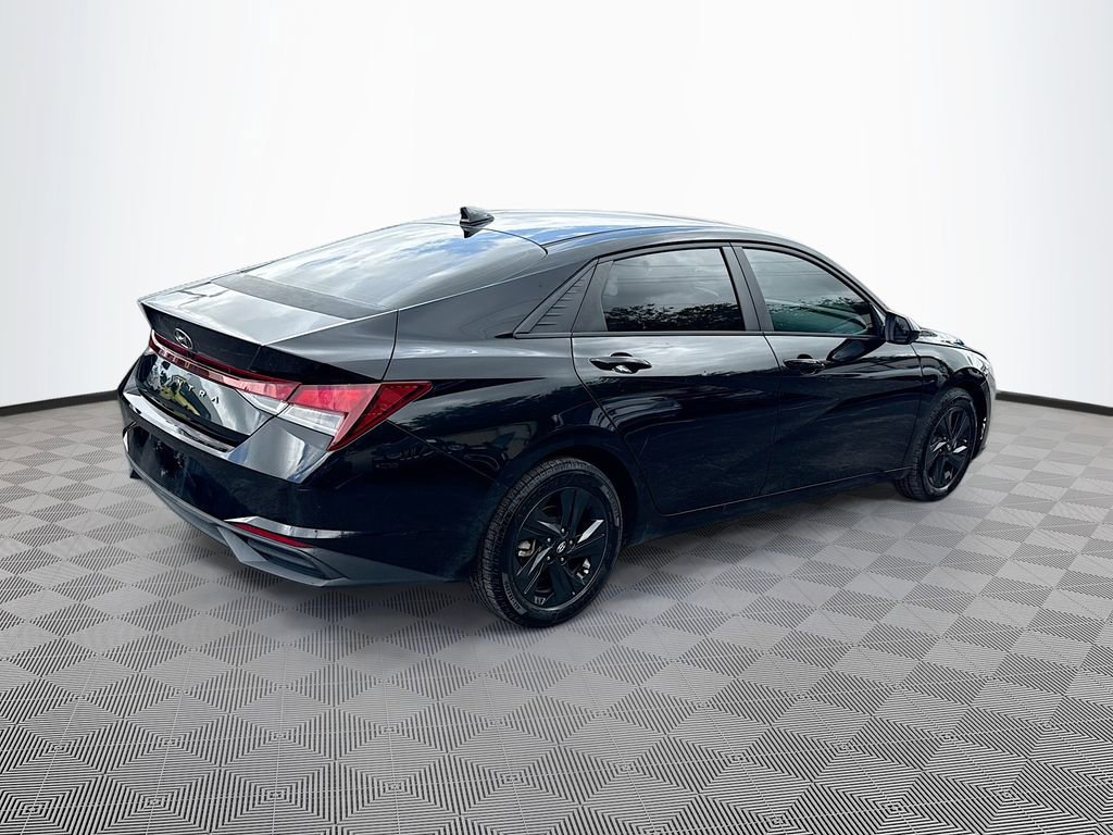 Used 2023 Hyundai Elantra SEL FWD image 6