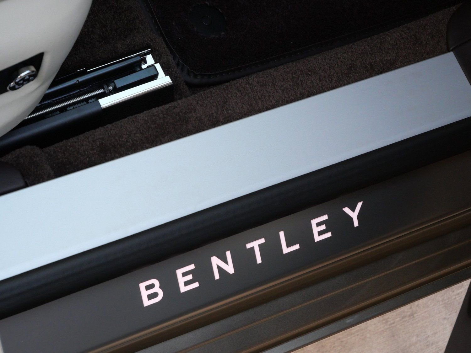 New 2026 Bentley Flying Spur Plug-In Hybrid AWD/4WD image 23