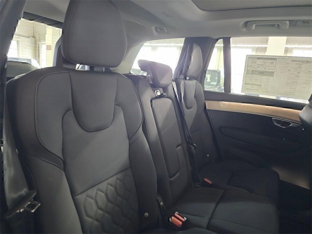 New 2026 Volvo XC90 T8 Plus image 16