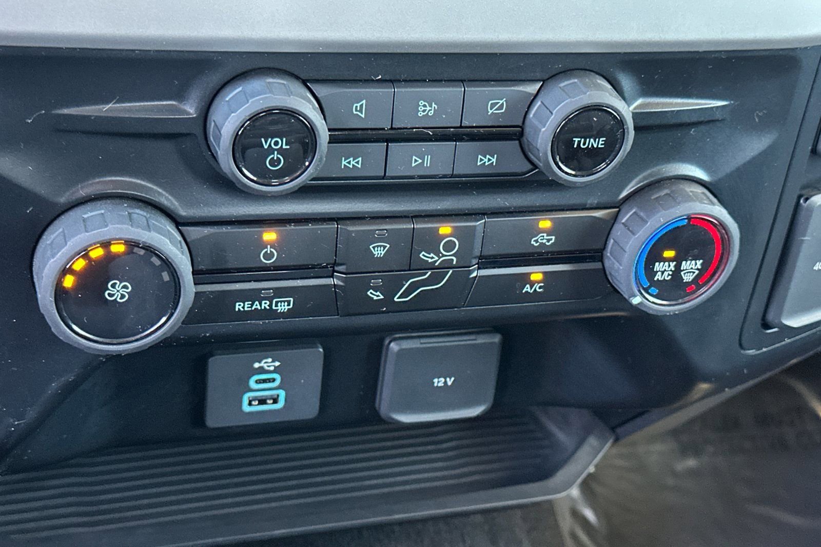 Used 2023 Ford F250 XL w/ STX Appearance Package image 19