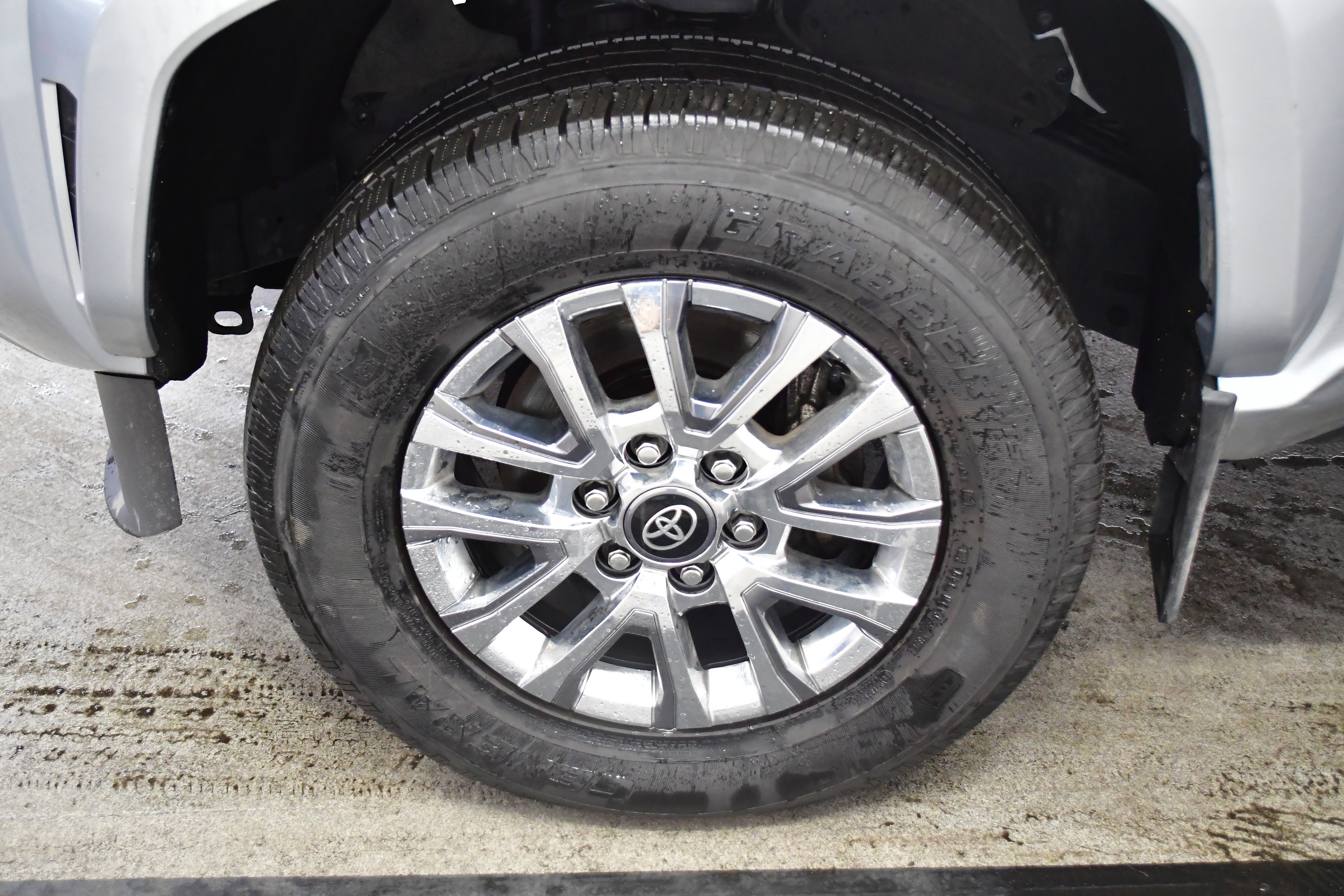 Used 2024 Toyota Tacoma Limited w/ Limited Package (LT) image 64