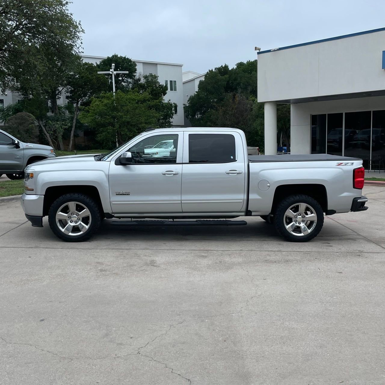 Used 2017 Chevrolet Silverado 1500 LT w/ Texas Edition AWD/4WD image 3