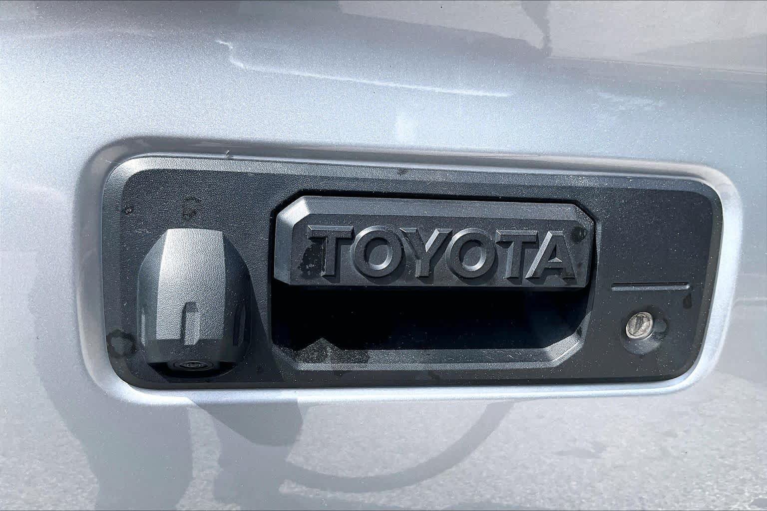 Used 2021 Toyota Tacoma SR AWD/4WD image 30