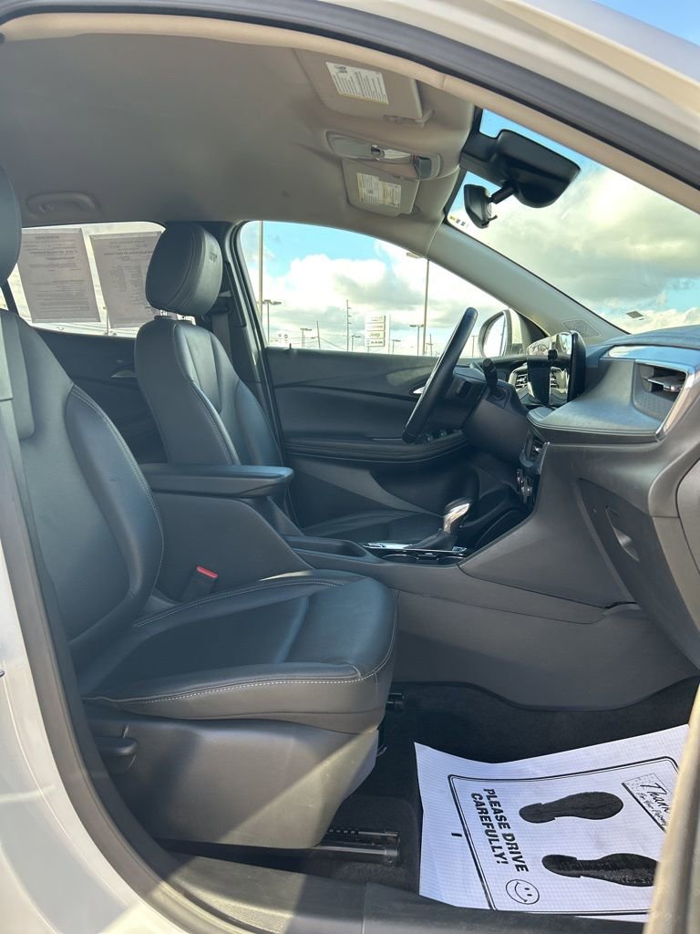 Used 2024 Buick Encore GX Sport Touring FWD image 59