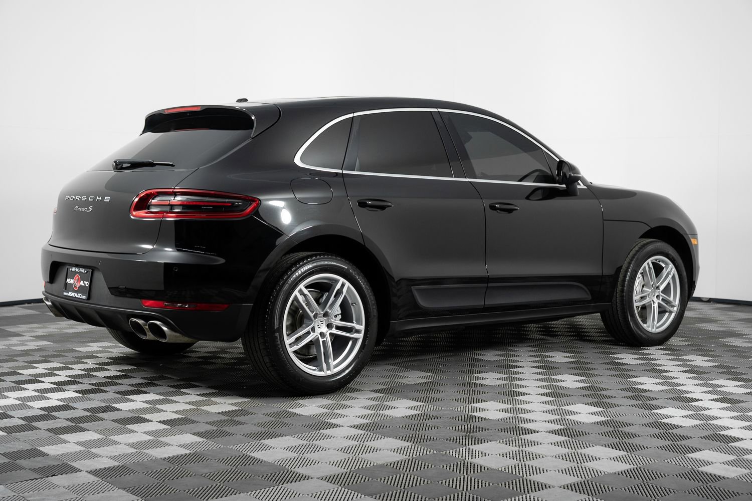 Used 2016 Porsche Macan S image 8