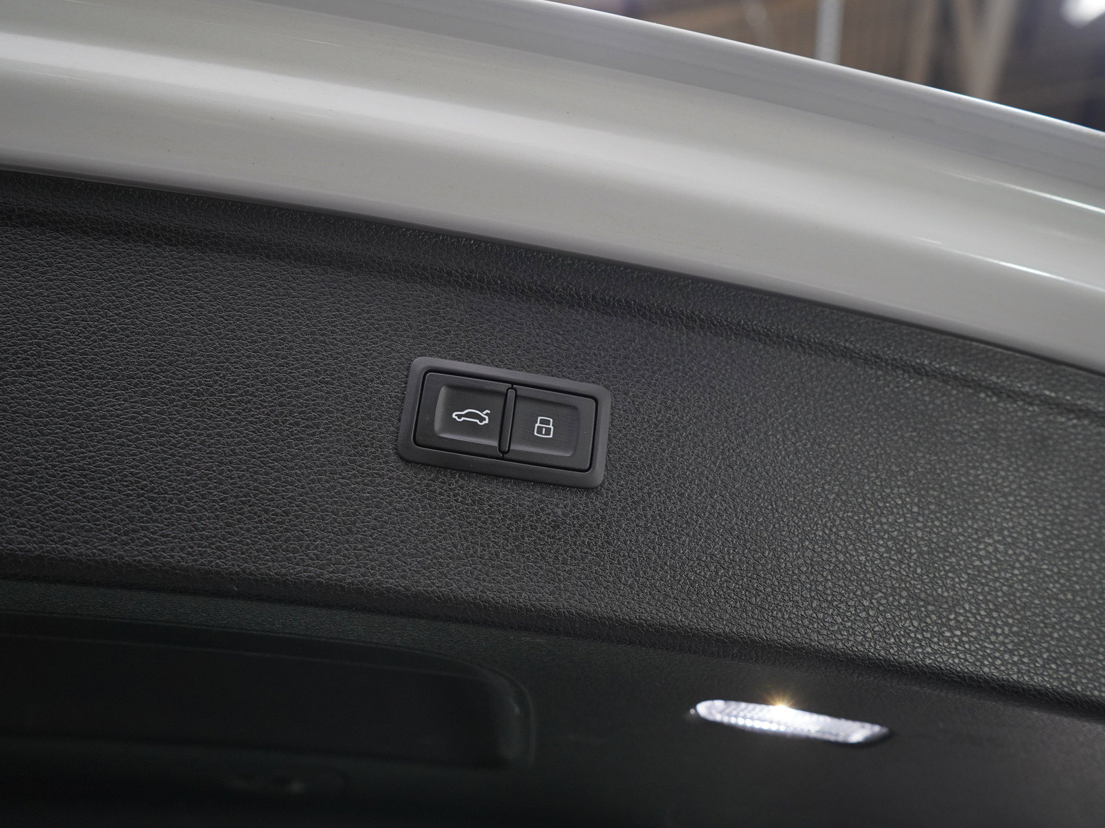 Used 2021 Audi SQ5 Prestige AWD/4WD image 11